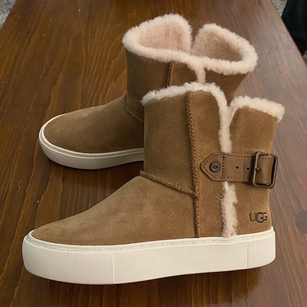 Ugg’s size 5